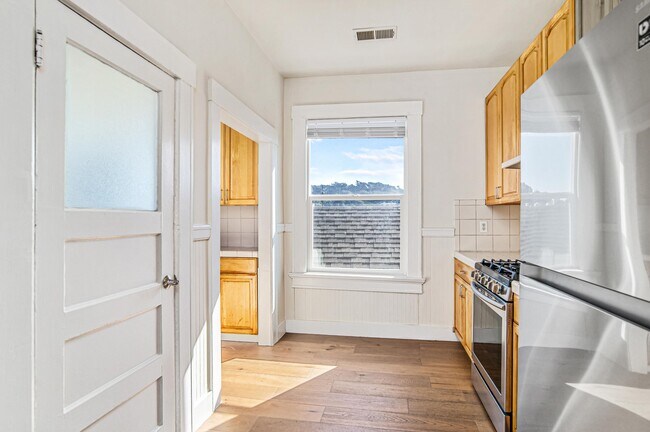 Foto del edificio - 834 Central Ave