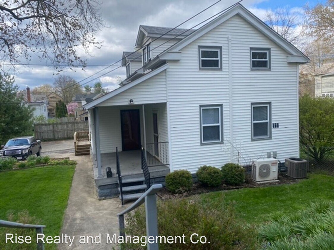 Primary Photo - 3 br, 2 bath House - 314 E Mulberry St