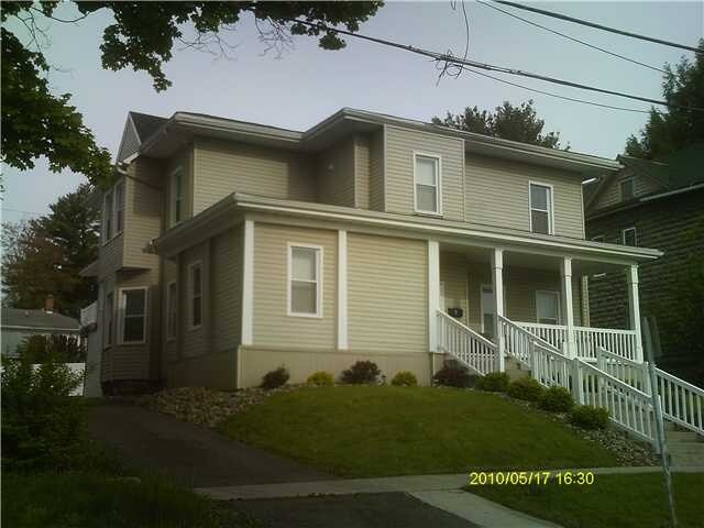Primary Photo - 223 N First St