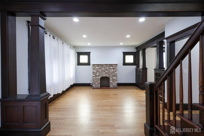 Foto del edificio - 657 Amboy Ave