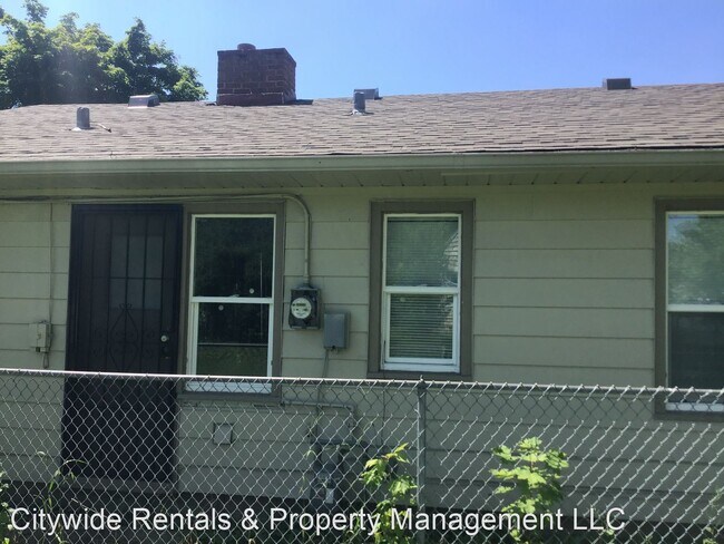 Building Photo - 2 br, 1 bath House - 5822 W. Thurston Ave