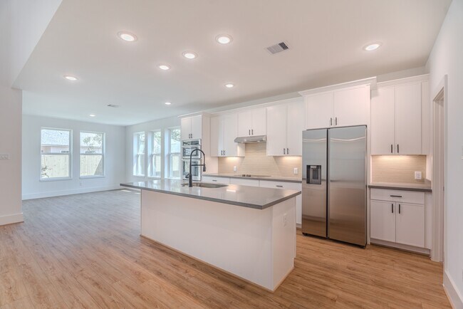 Foto del edificio - 3203 Hemingway Dr