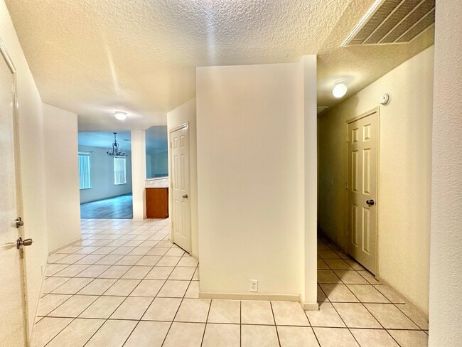 Foto del edificio - 18214 Wren Dale Ln