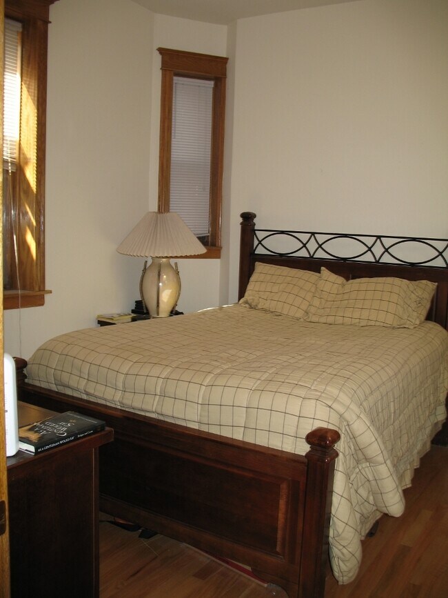 Foto del edificio - 713 W Wrightwood Ave