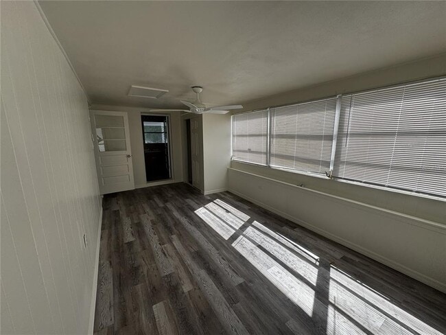 Building Photo - 7 Oak Knoll St