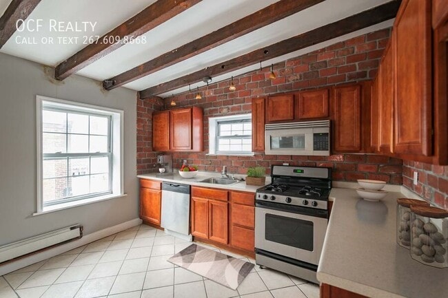 Building Photo - Fairmount Studio Apartment