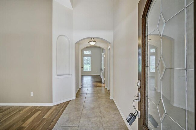 Building Photo - 2012 Lulach Ln