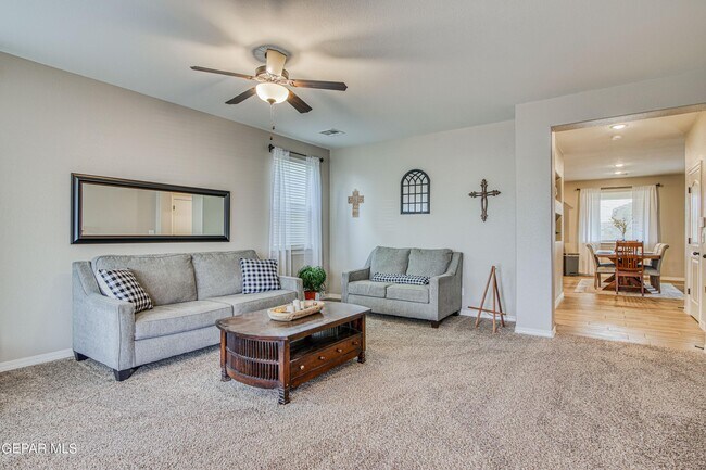 Foto del edificio - 4528 McBee Ct