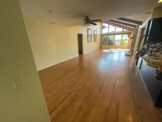 Great toom - 1074 Club House Blvd