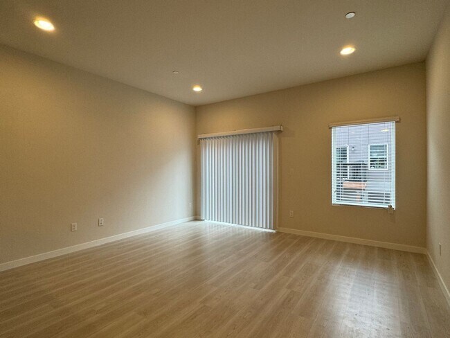 Foto del edificio - Modern Lynnwood 2BD/2.5BTH Townhome for Lease! Small Pet Friendly!