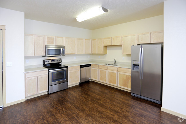 Three Bedroom - Kitchen - Aspen Ponds Apartments