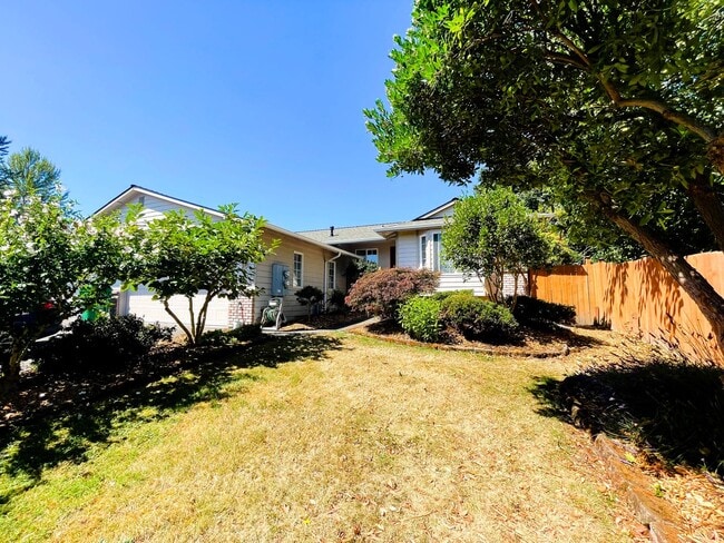 Photo - 3022 Russell Way #B House