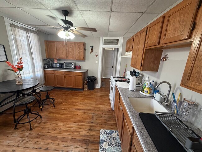 Foto del edificio - 7518 Belair Rd