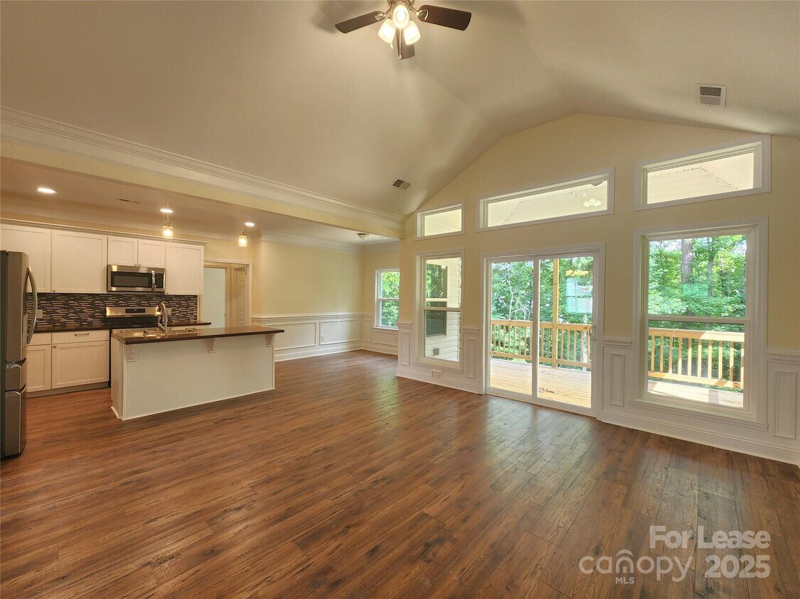 Foto principal - 869 Kathryn Dr SE