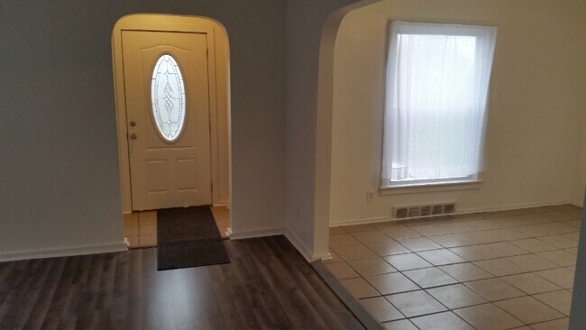 Foto del edificio - 1501 N West St