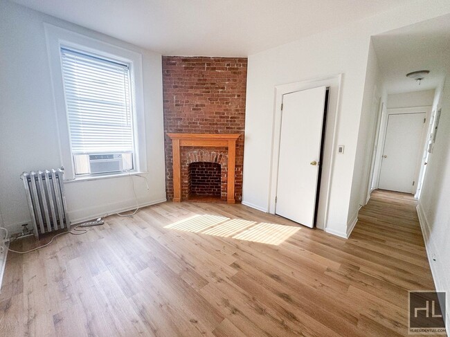 Building Photo - W 143rd st
