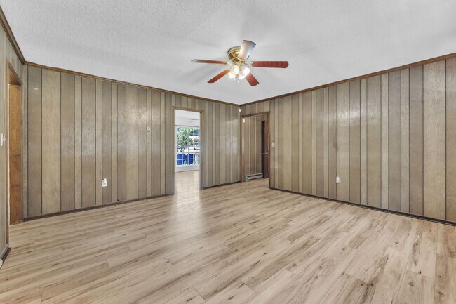 Foto del edificio - Charming 3-Bed, 2-Bath Haven in Anderson w...