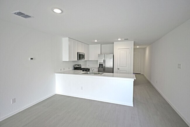 Building Photo - 9918 Mather Wy