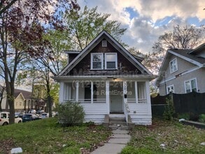 Building Photo - 3301 N Oliver Ave