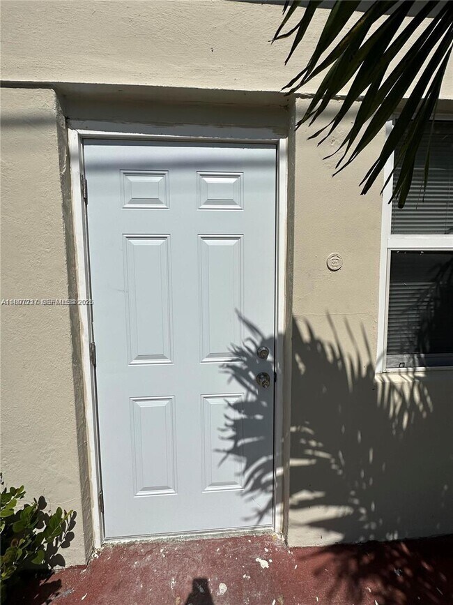 Foto del edificio - 1956 Lincoln St