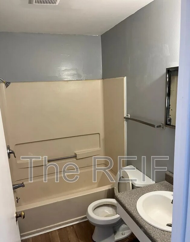 Foto del edificio - 1151 E Cornell Ave