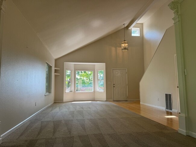 Building Photo - 3Bd/2.5Ba Renton House