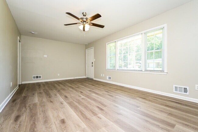 Building Photo - 2372 Rolling Rock Dr