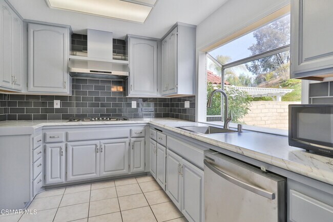 Foto del edificio - 4590 Fern Valley Ct