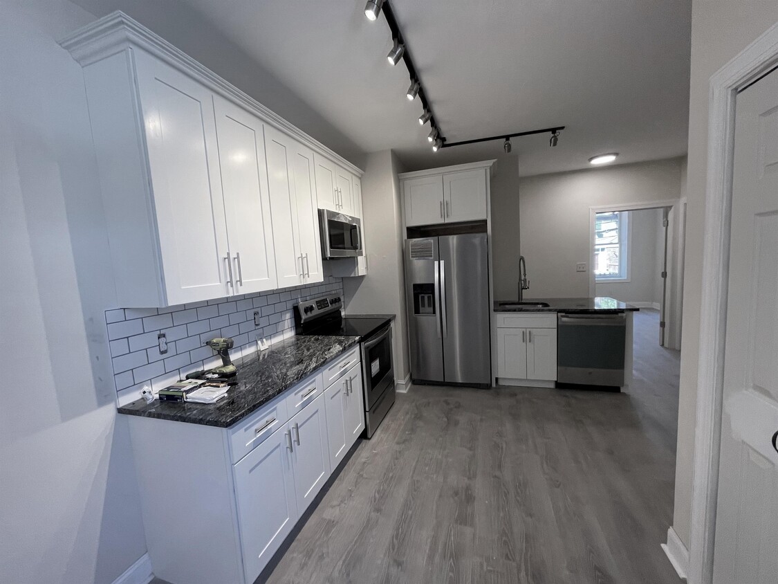 Foto principal - 352 Melwood Ave