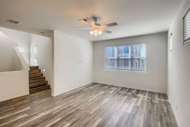 Building Photo - 612 W Flintlock Way