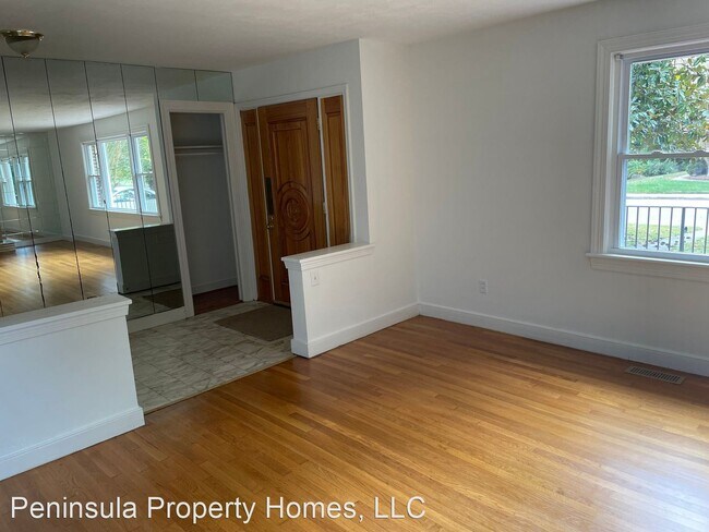 Building Photo - 4 br, 2.5 bath House - 90 Glade Road