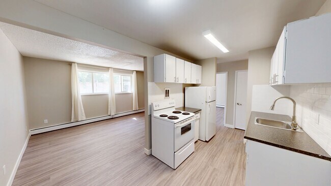 Building Photo - 9807-9108 108 Ave