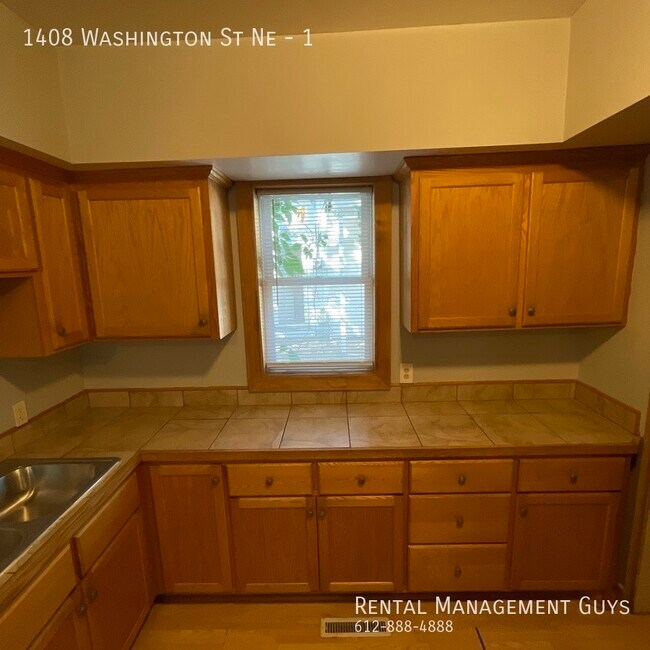 Foto del edificio - Very Nice 2 Bedroom! Garage and Laundry In...