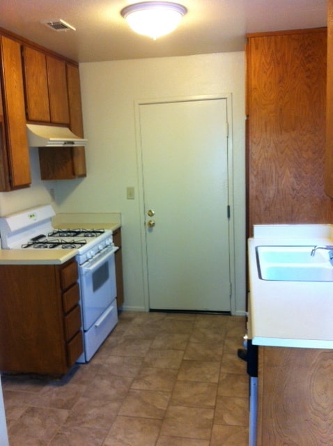 Building Photo - 14848 Sequoia St