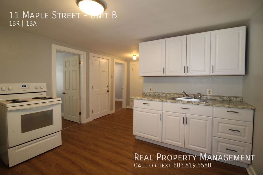 11 Maple St Unit B, Rochester, NH 03867 Room for Rent in Rochester