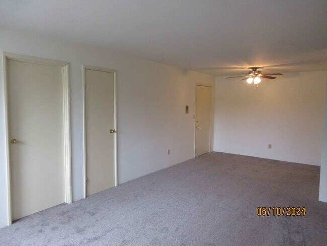 Foto del edificio - Upper 2 bedroom plus den in Germantown
