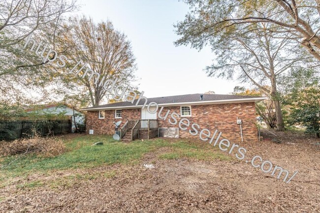 Building Photo - 2851 Bob O Link Dr