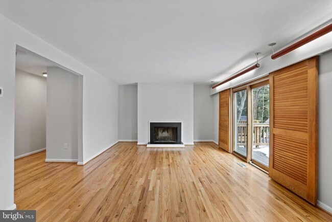 Building Photo - 1644 Wainwright Dr