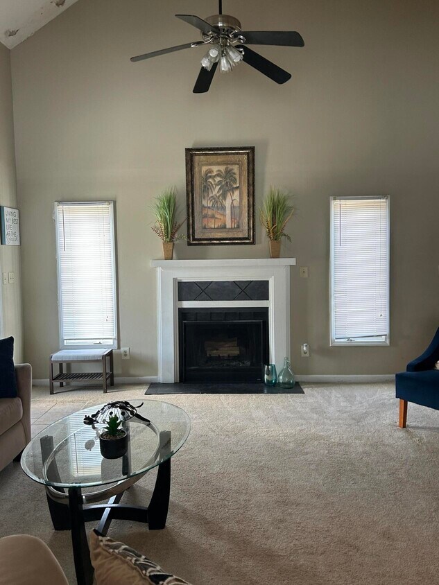 Foto principal - 35 Foxcroft Ln