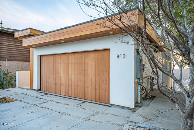 Building Photo - 812 W Avenue 37