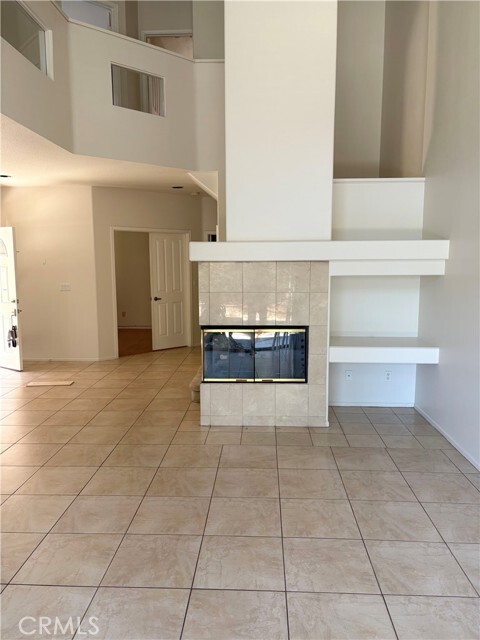 Building Photo - 2018 Villa Del Lago Dr