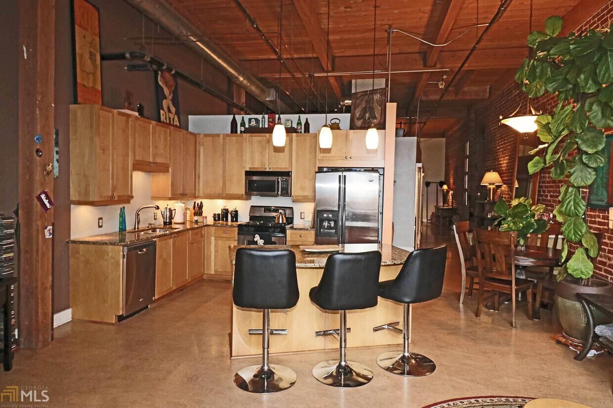 Primary Photo - 204 Walker St SW