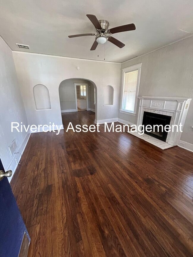 Building Photo - GEM HOME IN A GREAT LOCATION !!!!!! Section 8 Welcomed !!!!!