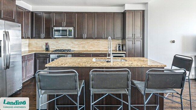 Building Photo - 777 Preston St