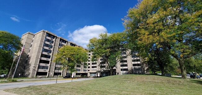 Al Thomas Senior High Rise Apartments - 100 W 11th Ave Gary, IN ...