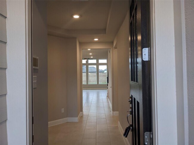 Building Photo - 19711 Dwight Eisenhower Dr