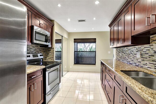 Foto del edificio - 2215 NW 45th Ave