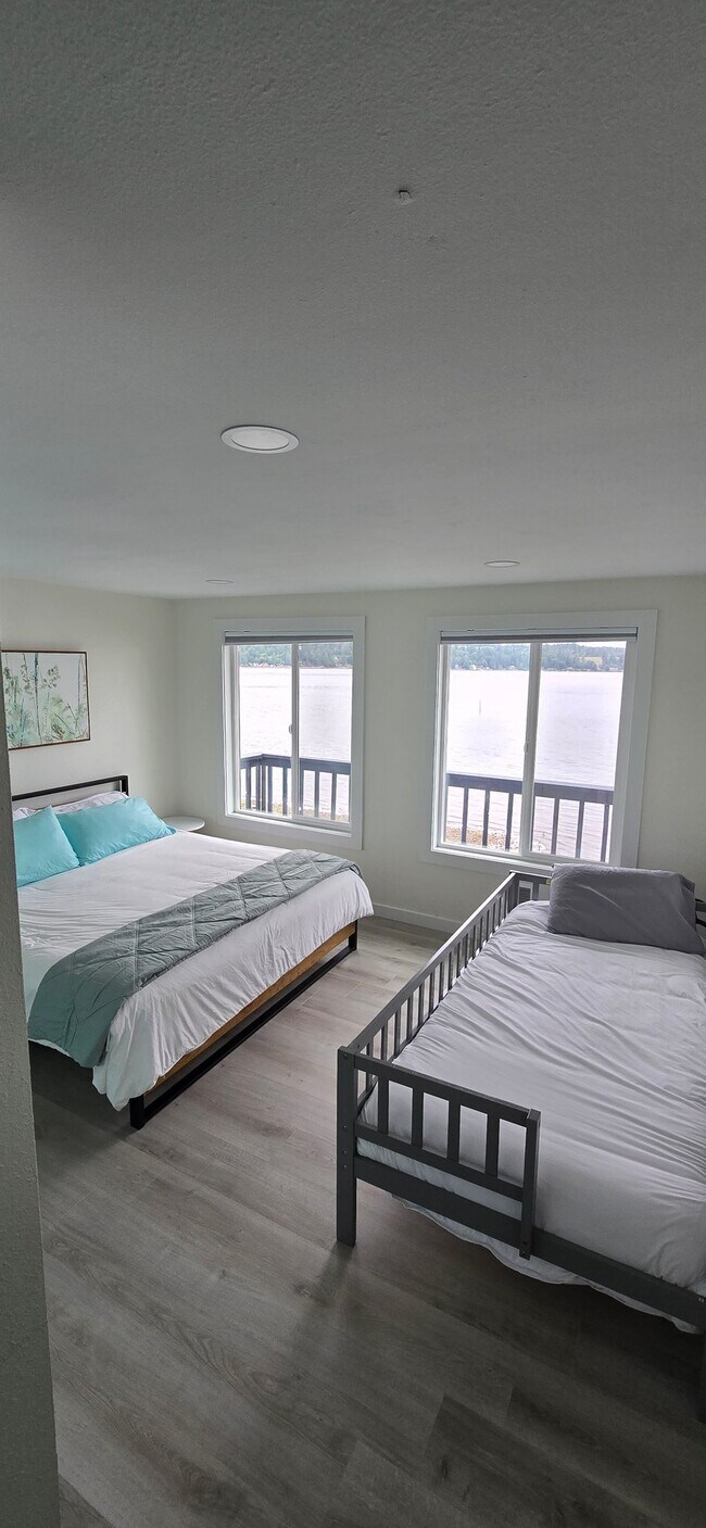 Foto del edificio - 191 NE Lynnwood Beach Rd