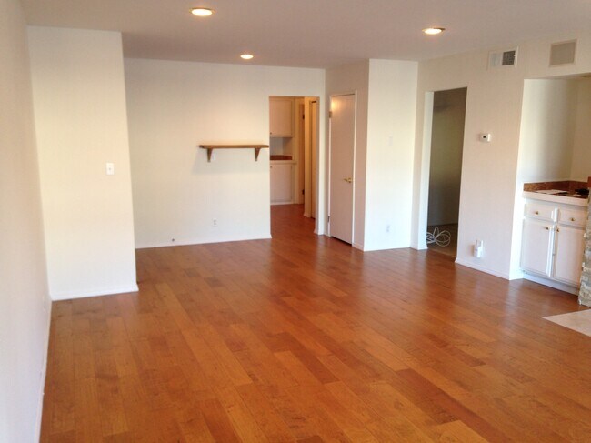 hardwood floors through out. - 4350 Via Dolce