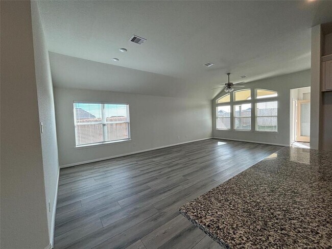 Foto del edificio - 27623 Beachside Arbor Dr